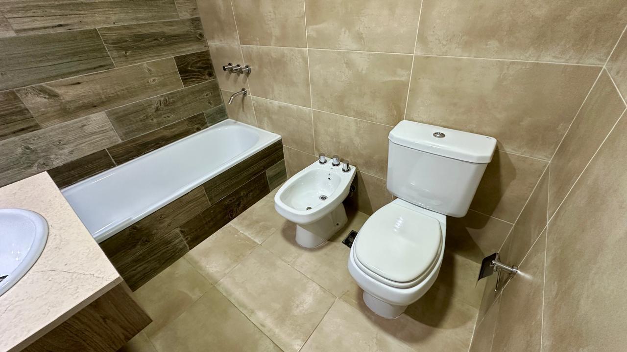 Foto de ALQUILER DEPARTAMENTO 2 AMBIENTES CON COCHERA - ITUZAINGO -ZONA OESTE, imagen 5