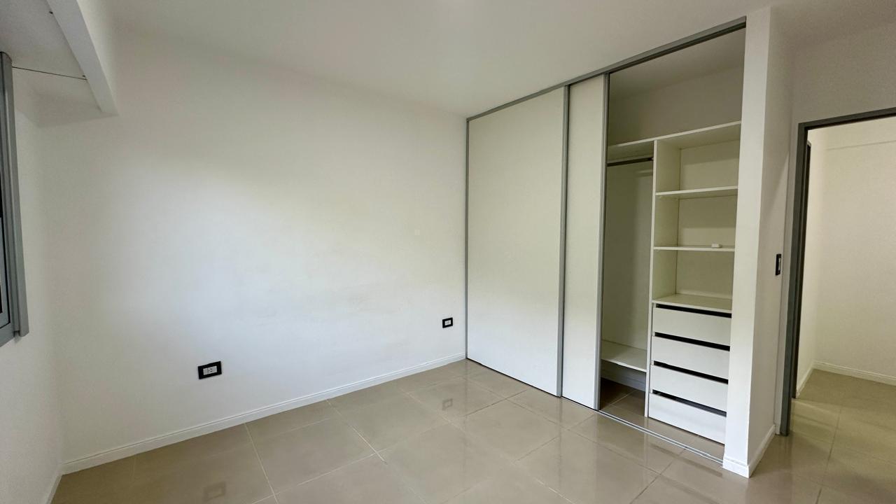 Foto de ALQUILER DEPARTAMENTO 2 AMBIENTES CON COCHERA - ITUZAINGO -ZONA OESTE, imagen 3