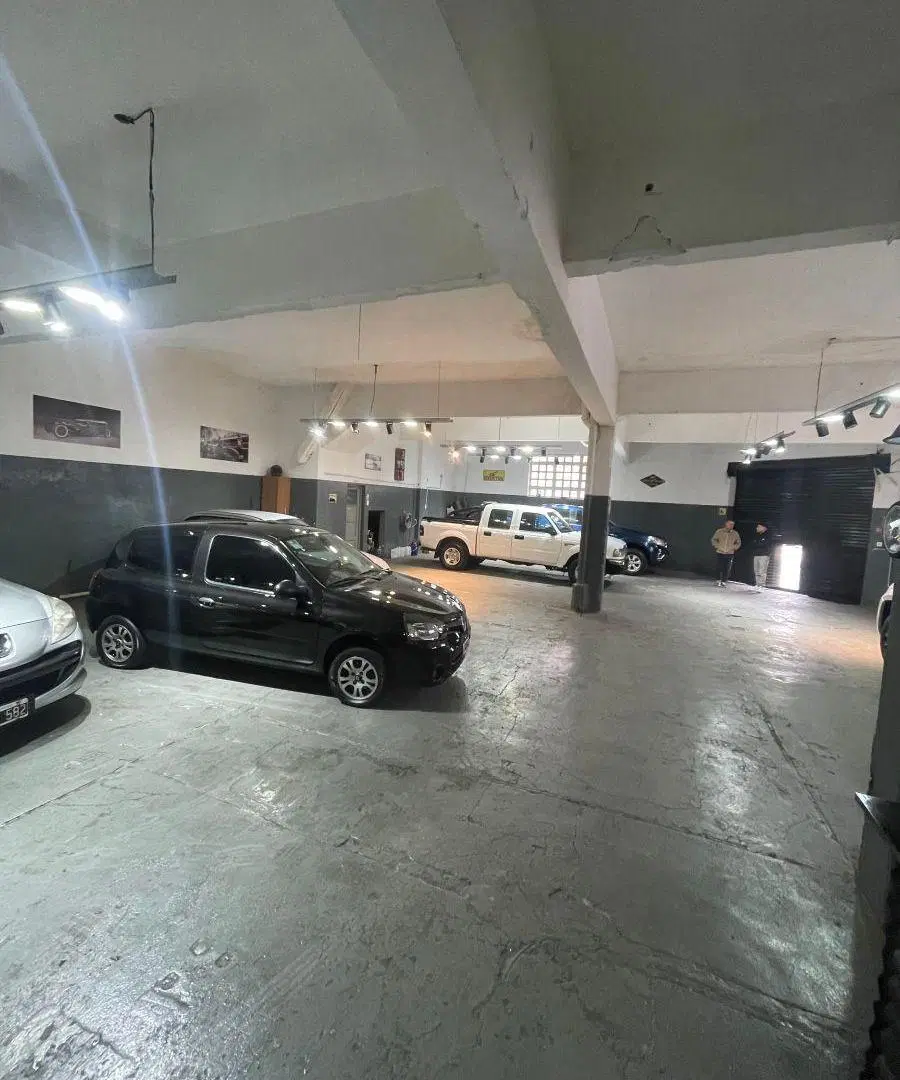 Galpon en Alquiler 290 m en esquina, 1 planta entrada de pickup Villa Real 4