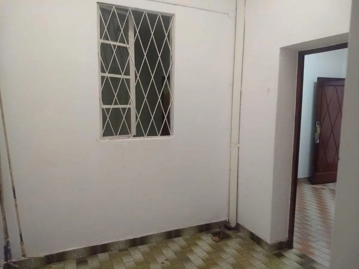 SAAVEDRA,EXCELENTE CASA EN ALQUILER COMERCIAL O PROFESIONAL, CUATRO AMBIENTES Y 5