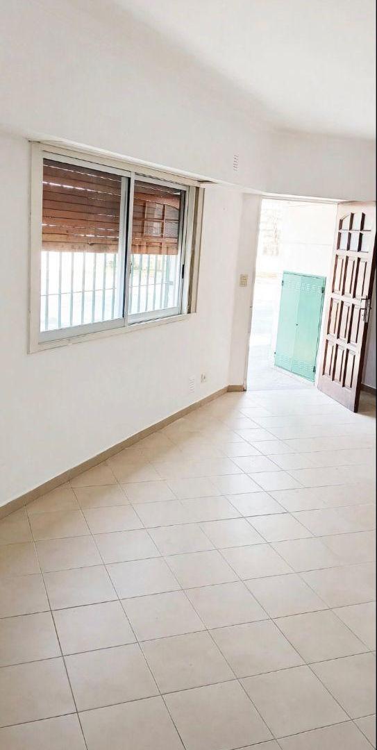 Foto de DEVOTO PH de 50 m² 2 amb C/cochera y patio, planta baja al frente en, imagen 5