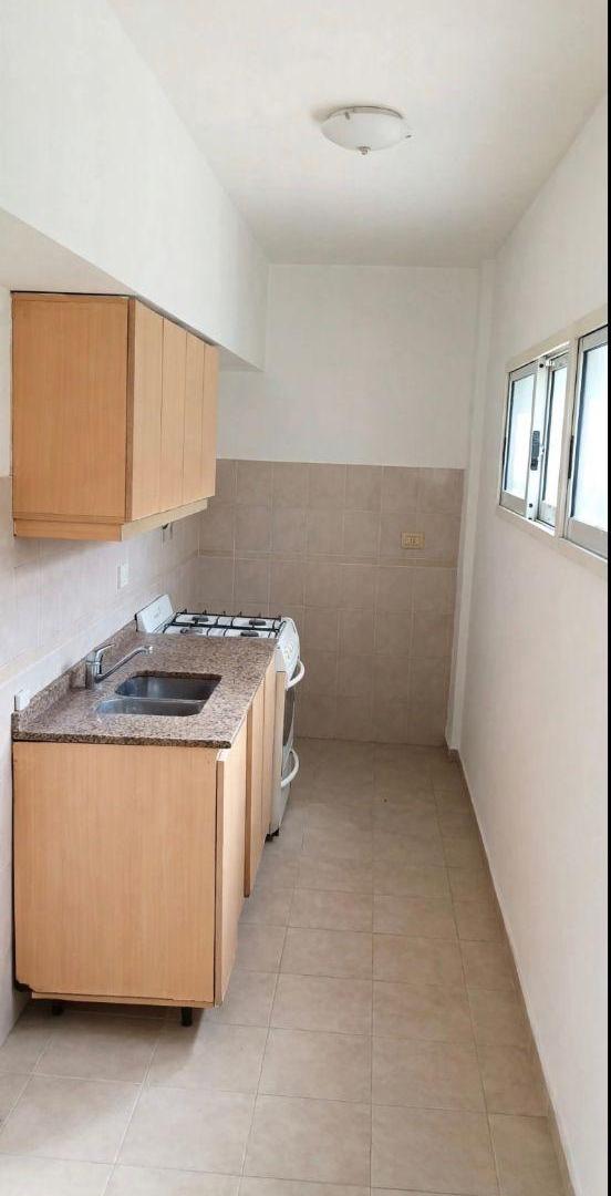 Foto de DEVOTO PH de 50 m² 2 amb C/cochera y patio, planta baja al frente en, imagen 3