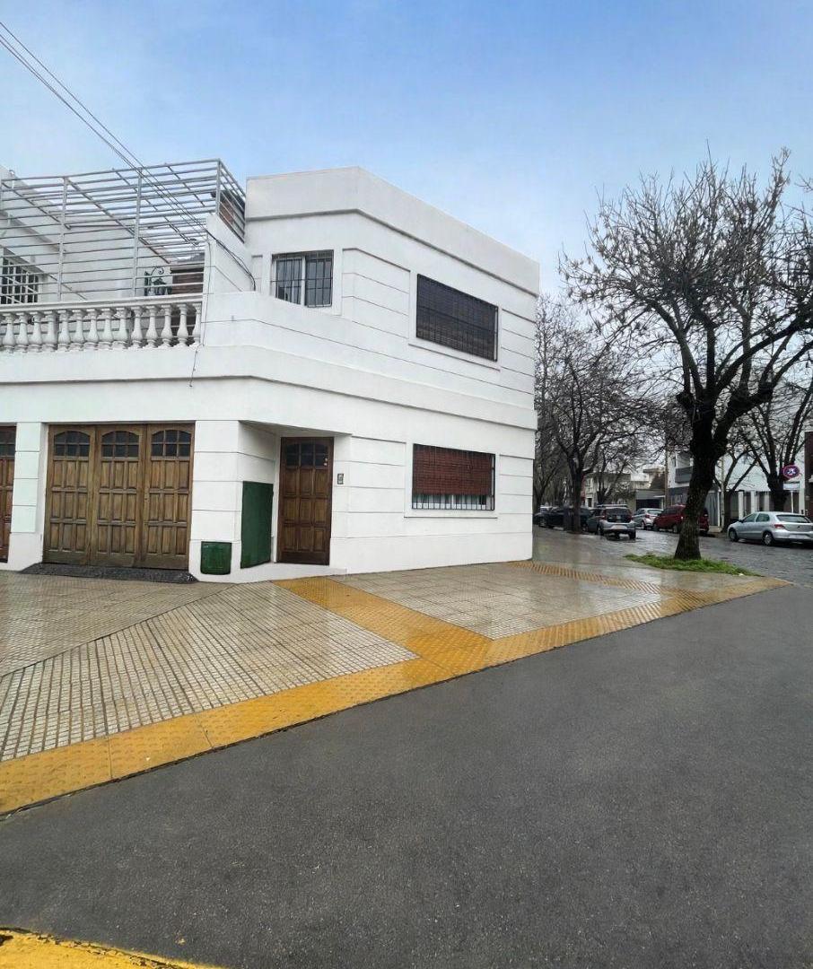 Foto de DEVOTO PH de 50 m² 2 amb C/cochera y patio, planta baja al frente en, imagen 2