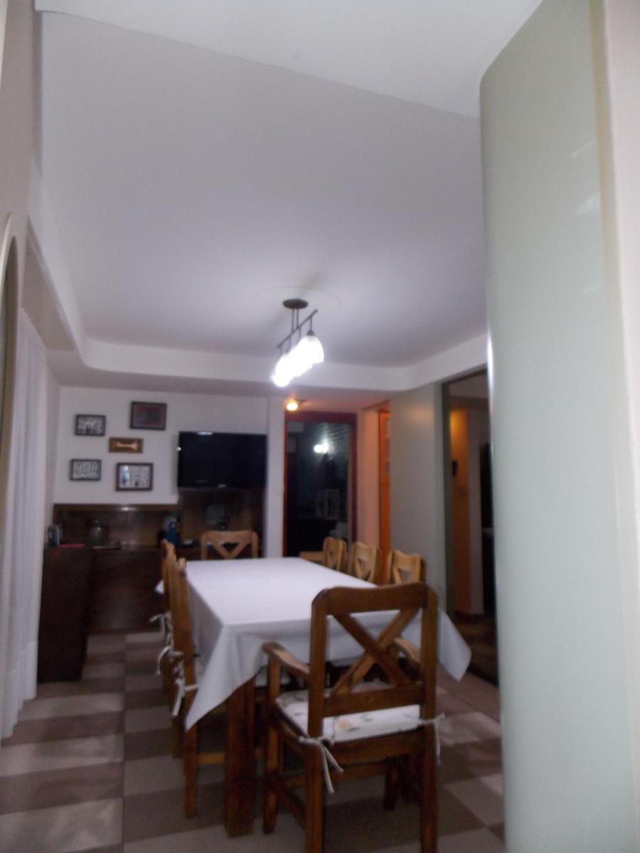 Casa con 4 dormitorios y 230 m² en venta en Temperley