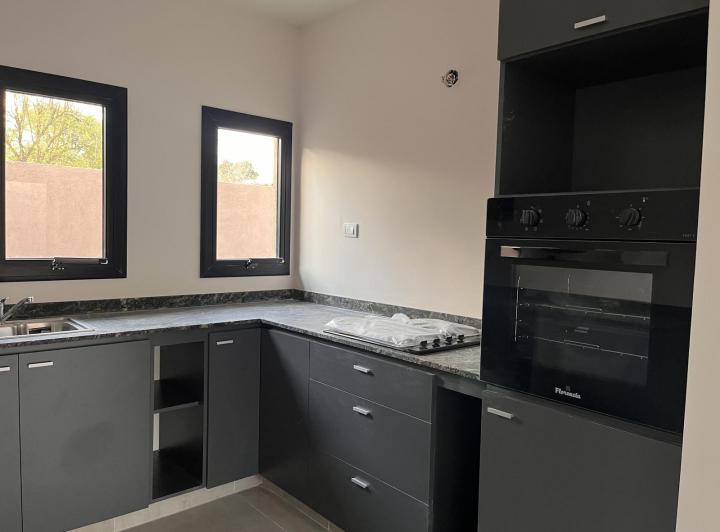VIVI EN LA TRANQUILIDAD - Hermoso Duplex de tres dormitorios en Alquiler - ZONA NORTE. 2