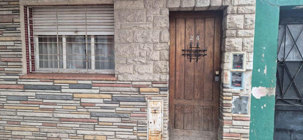 Foto de PH con encanto , muy luminoso con patio y balcón – SIN EXPENSAS – Villa, imagen 1