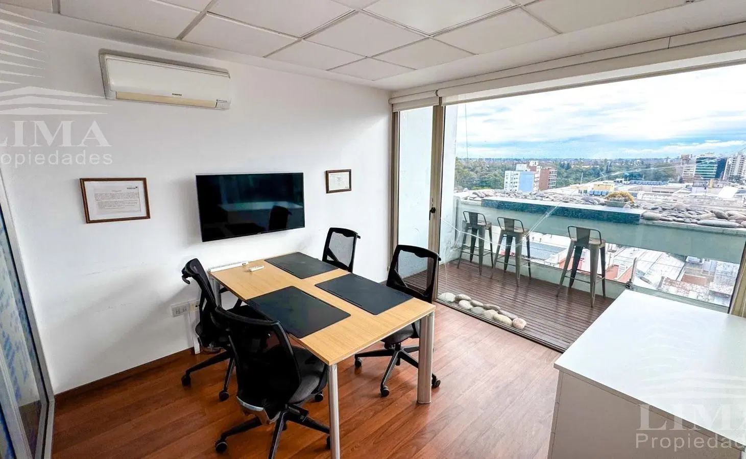 Oficina en Centro Dorrego 1639  142m2 4