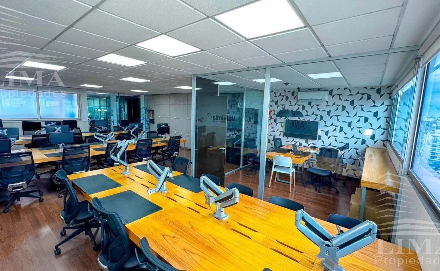 Oficina en Centro Dorrego 1639  142m2 2