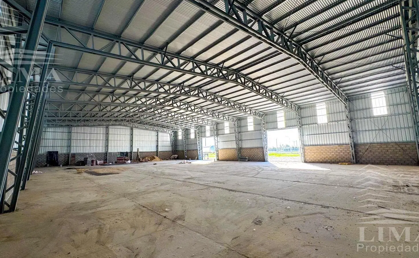Galpón 1000M²   3000M² DE PLAYA ! 2