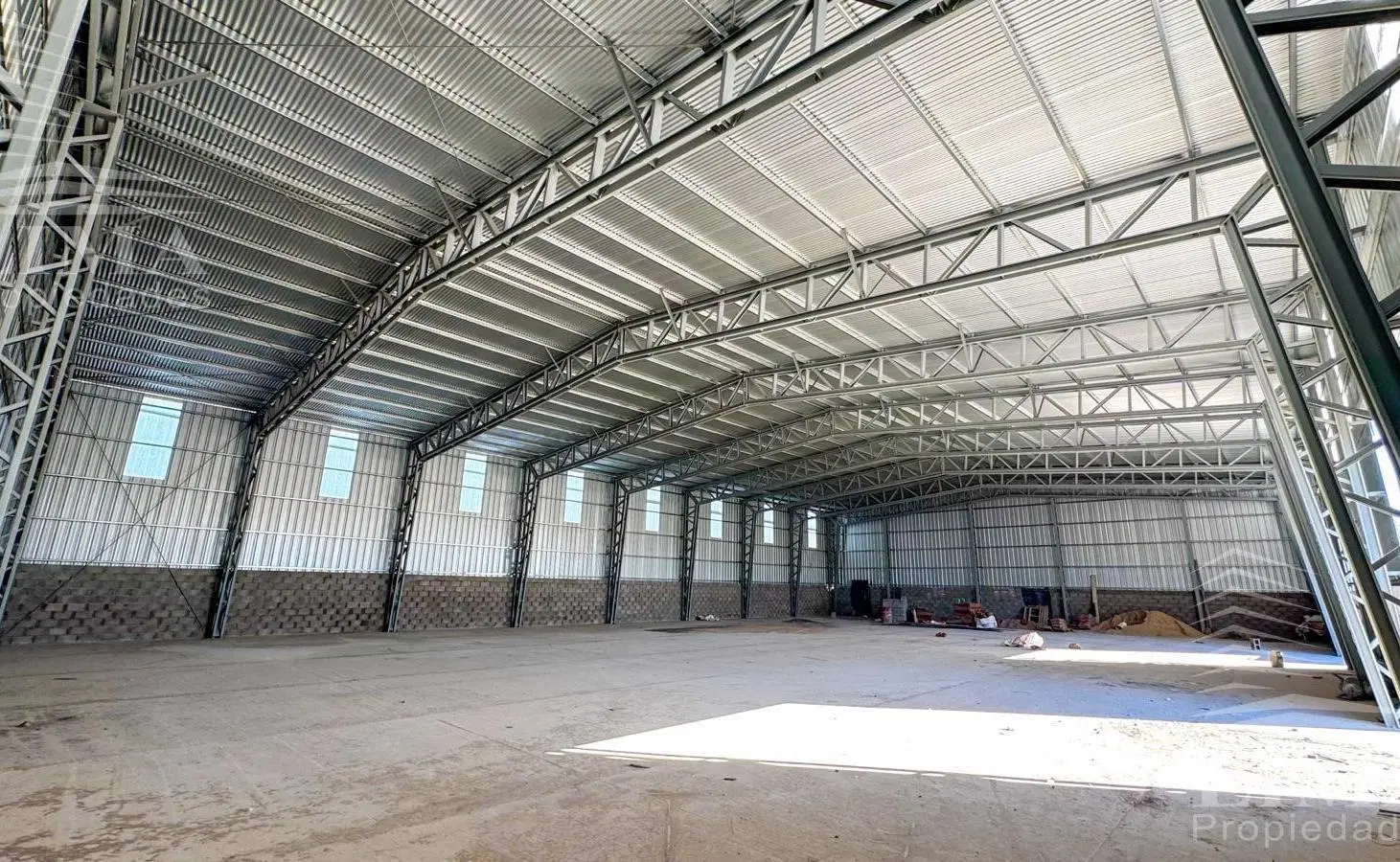 Galpón 1000M²   3000M² DE PLAYA ! 5