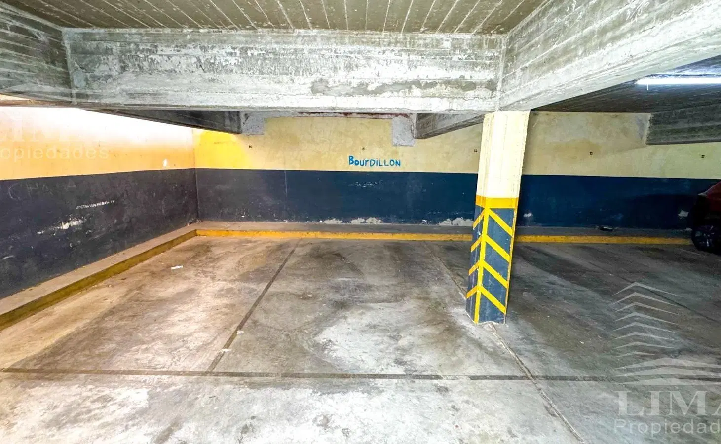 Departamento CON COCHERA y PATIO en Rosario 4