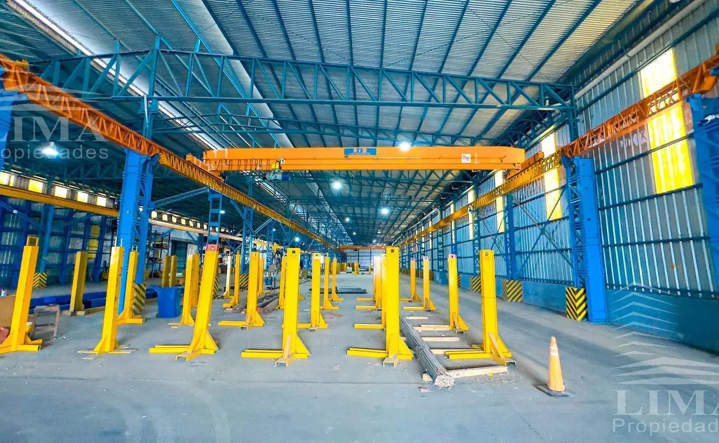 Depósito de 4700m2 2