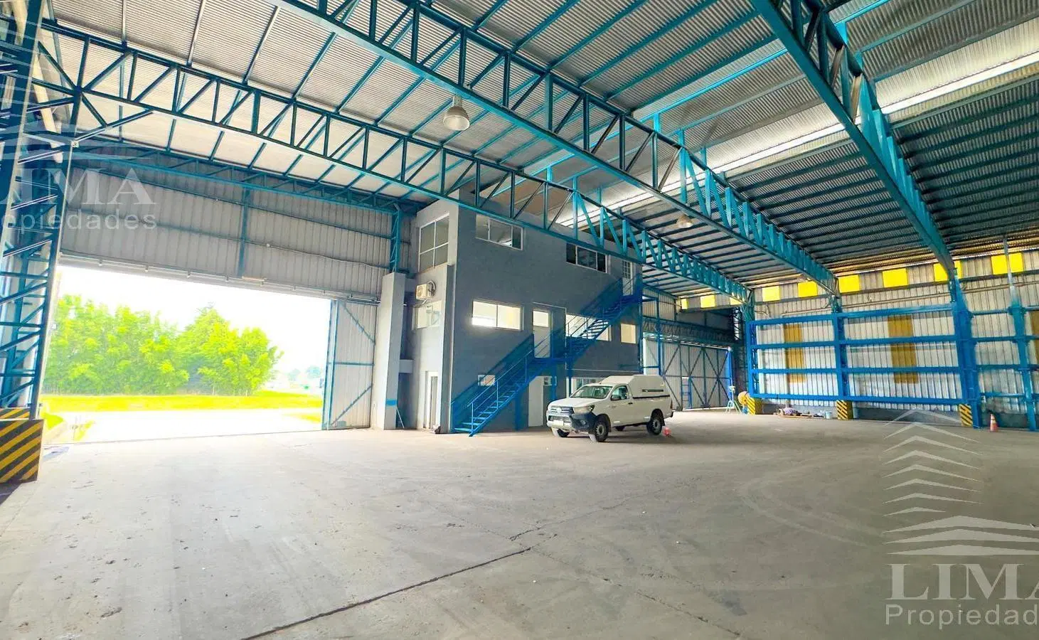 Depósito de 4700m2 4