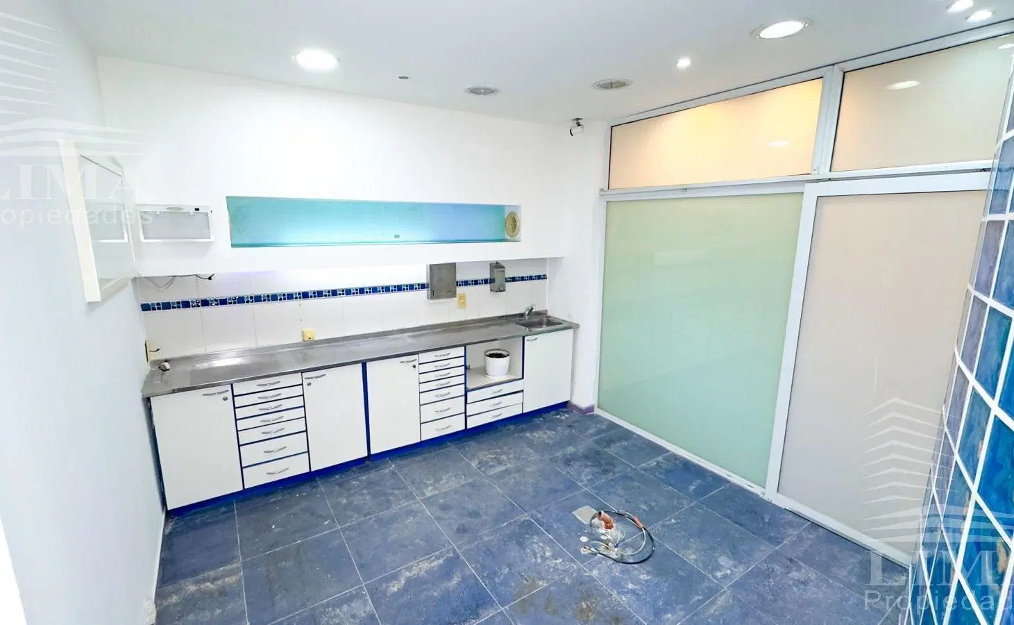 Excelente propiedad ex clínica odontológica primera linea. J. M. de Rosas 3200 5