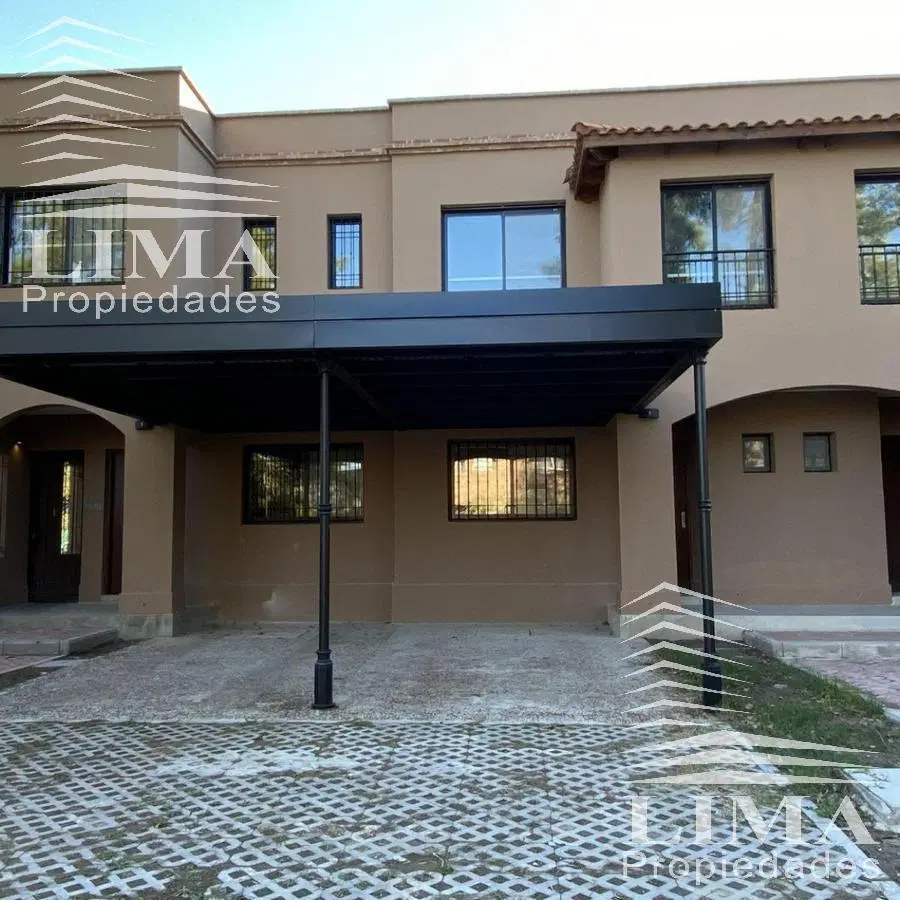 Casa 3 dormitorios. Condominios Ugarteche. Barrio Aldea Fisherton. 2