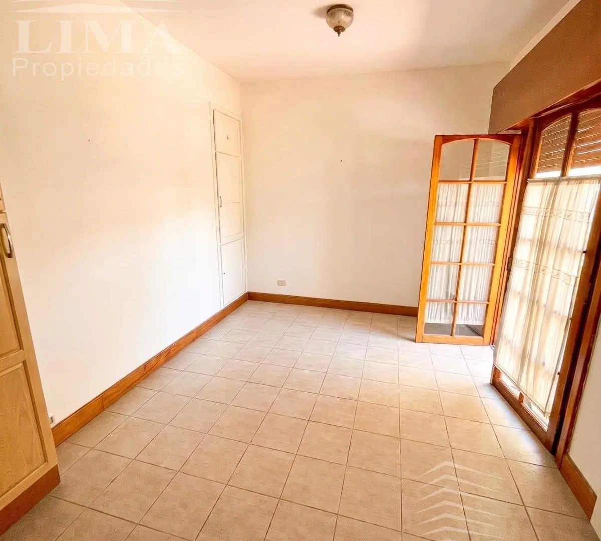 Casa de dos plantas con 4 dormitorios. San Luis 3387 - APTA CRÉDITO 2