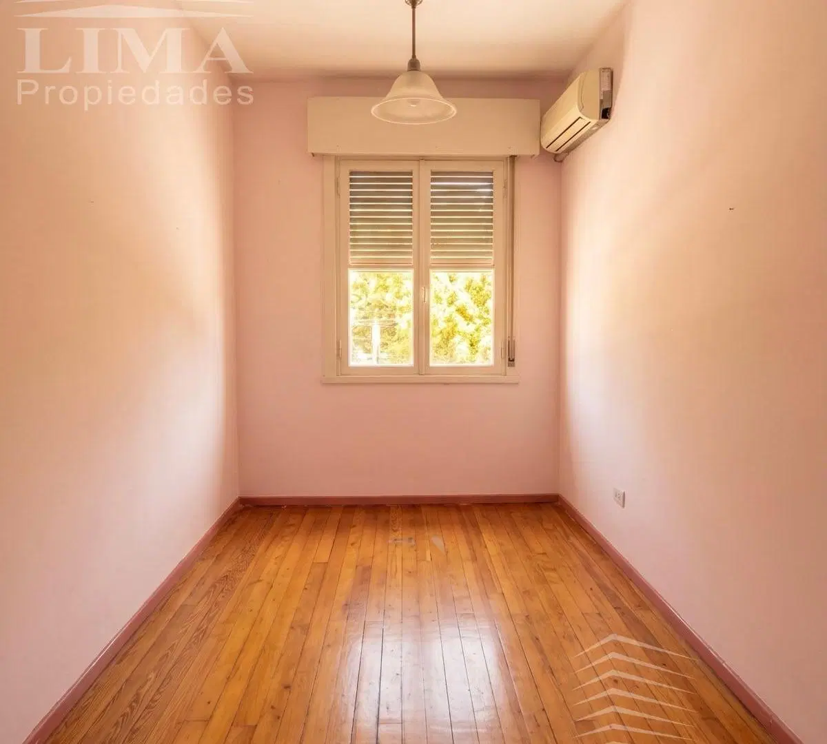 Casa de dos plantas con 4 dormitorios. San Luis 3387 - APTA CRÉDITO 8