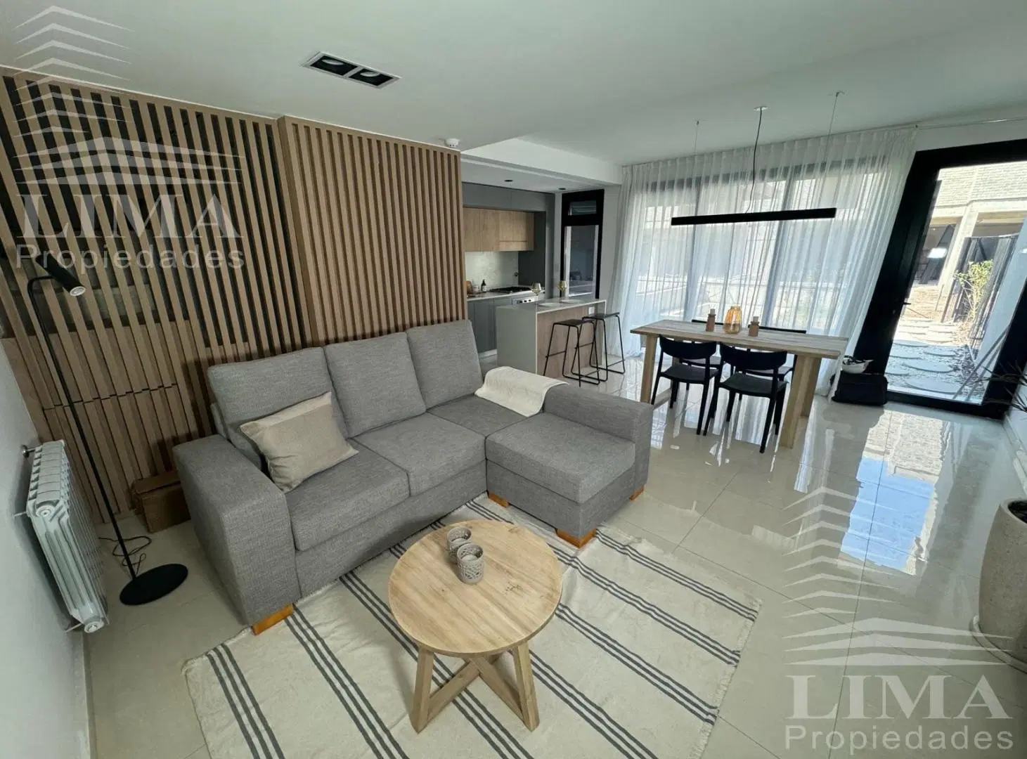 Casa 4 dormitorios. Green Fisherton, Wilde 400 bis 2