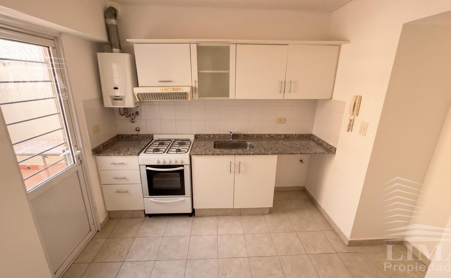 Foto de Departamento CON COCHERA y PATIO en Rosario, imagen 3