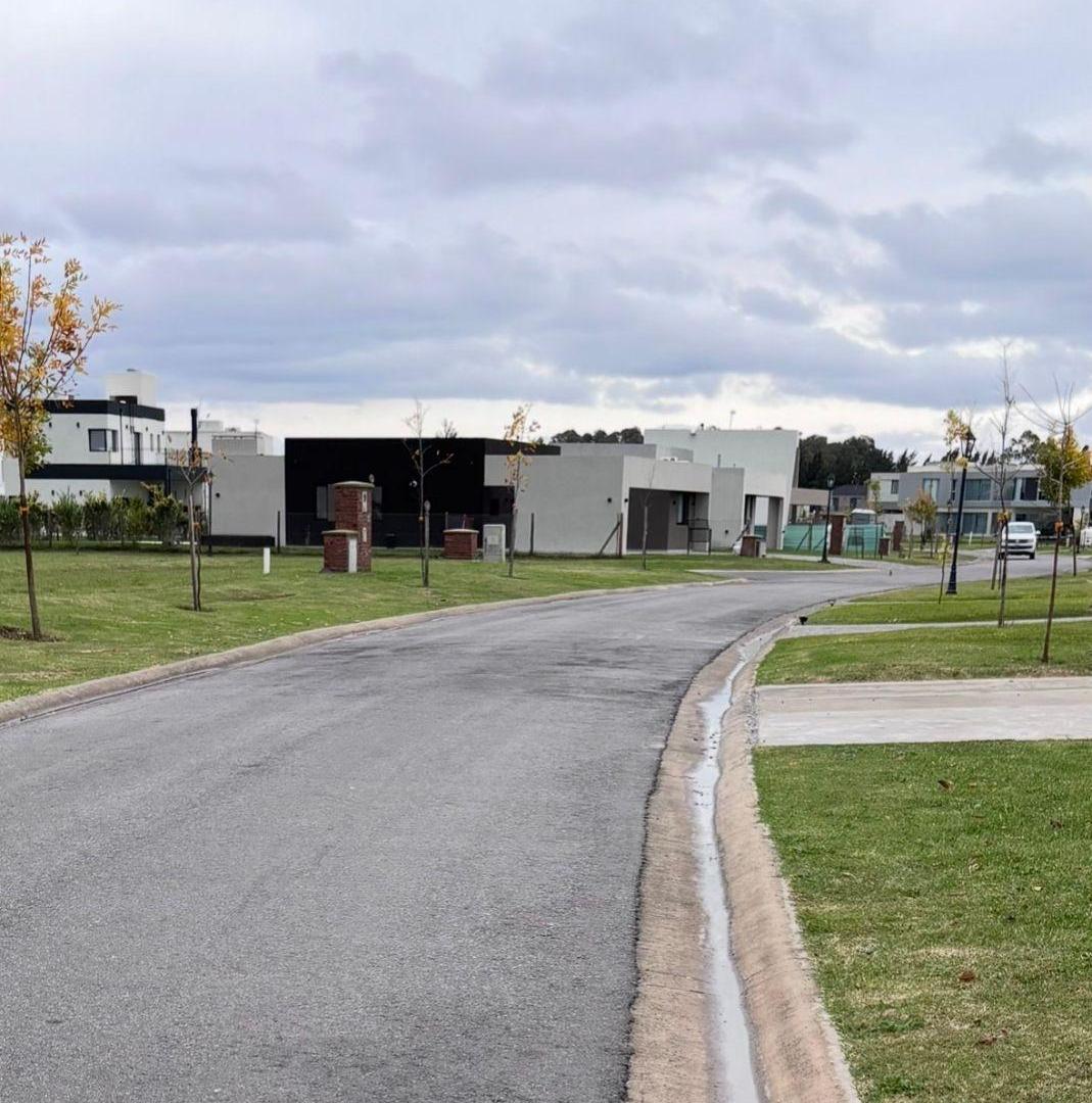 Foto de LOTE EN SAN SIMON - FALSO PERIMETRAL - EXPANSION DE FONDO, imagen 2