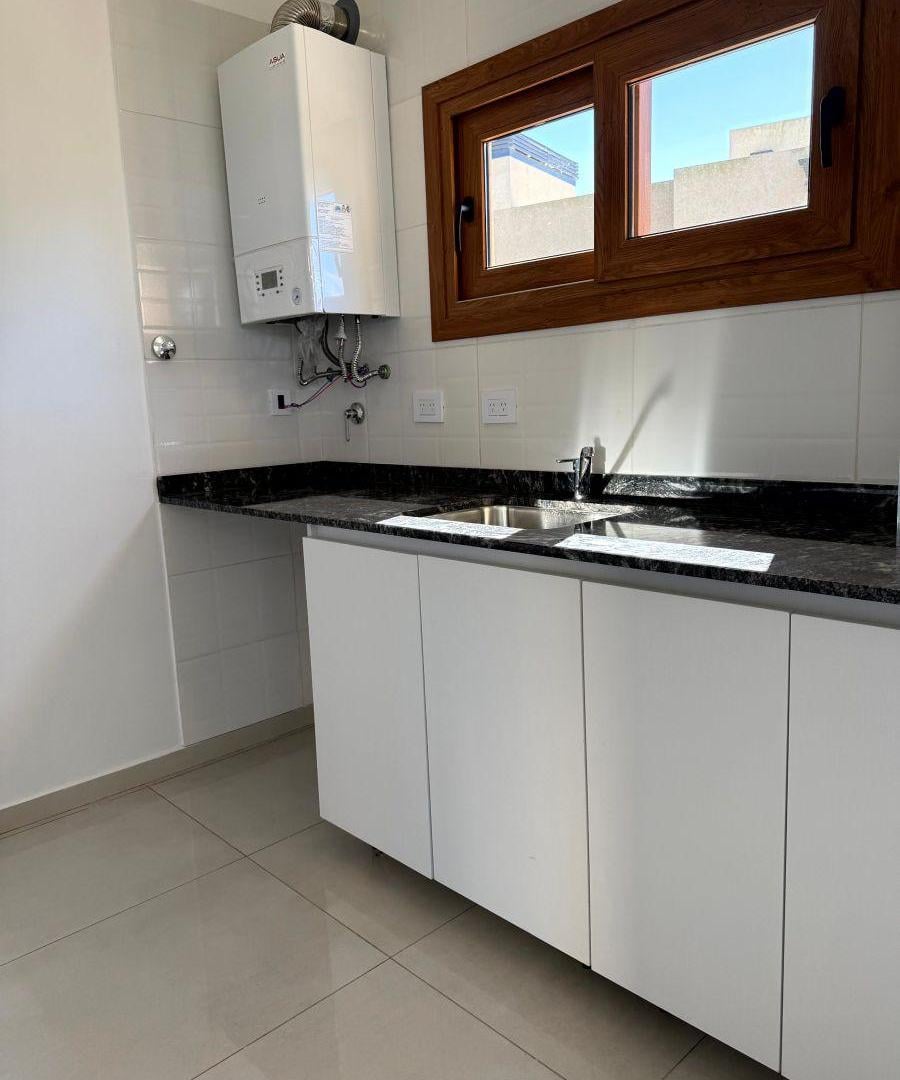 Foto de EXCELENTE CASA CON PISCINA Y PARRILLA EN SAN FELIPE, imagen 4