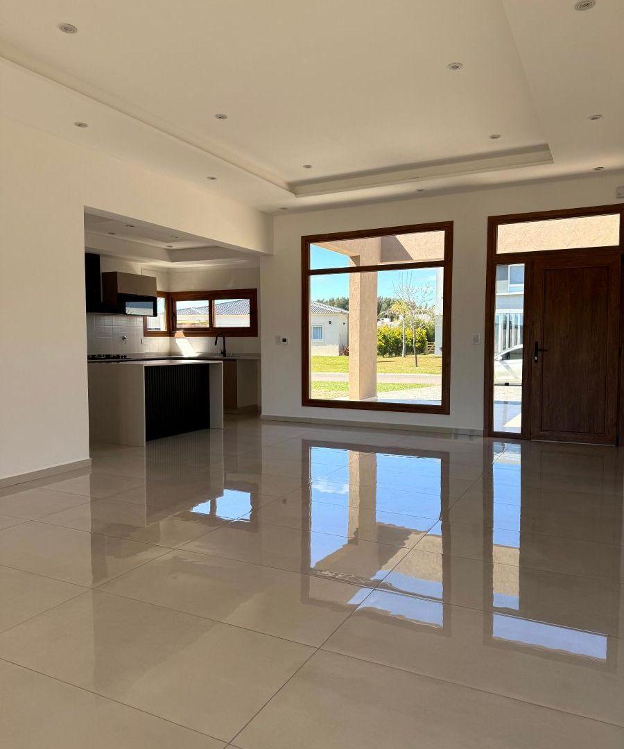 Foto de EXCELENTE CASA CON PISCINA Y PARRILLA EN SAN FELIPE, imagen 1