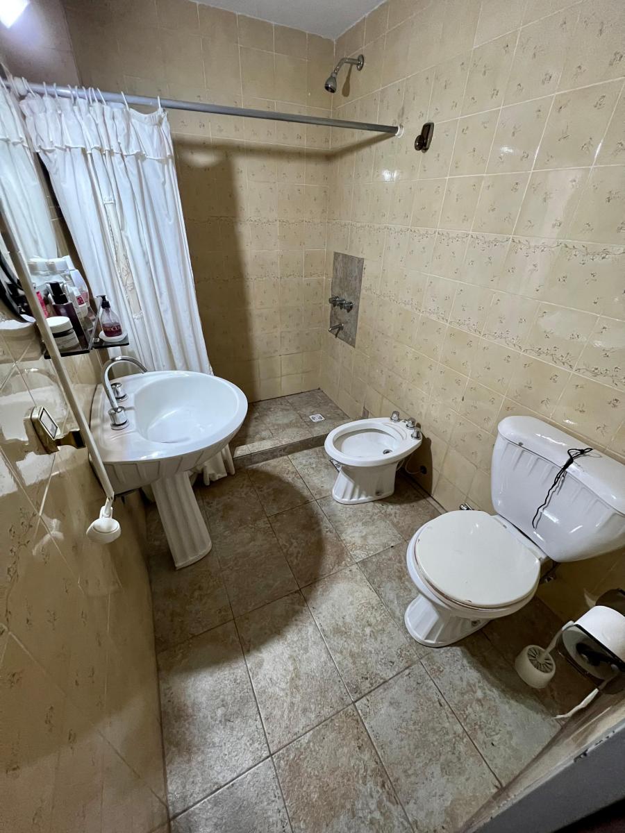 Venta Casa 3 dormitorios Lomas del Mirador con cocheras