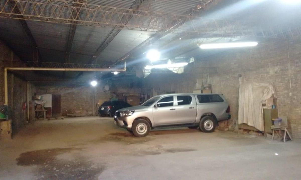 4 COCHERAS CUBIERTAS-PORTON MANUAL-POSIBILIDAD DE VENDER 2- ESCRITURA INMEDIATA