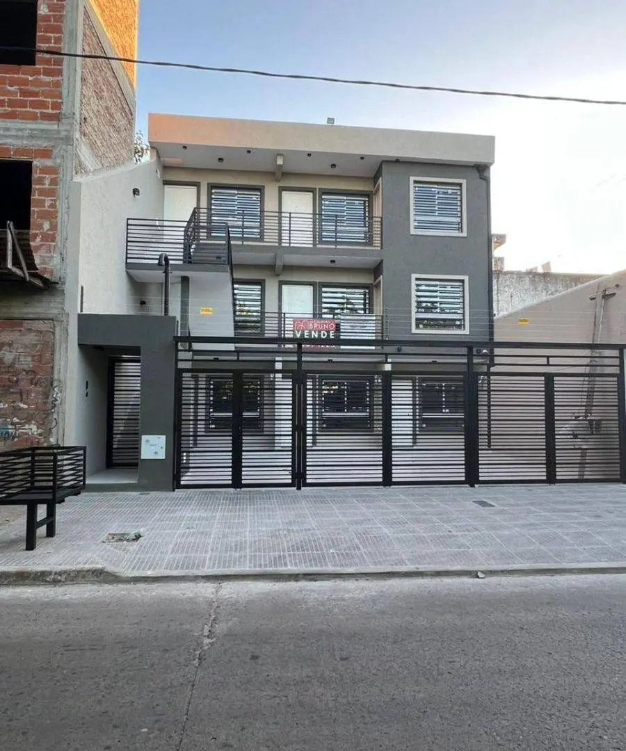 DEPARTAMENTO 2 AMB - 1° PISO AL FRENTE - CON BALCON - ENTREGA INMEDIATA 1