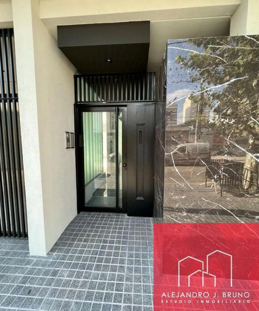 DEPARTAMENTO 2 AMB - AL FRENTE CON BALCON - COCHERA CUBIERTA 2