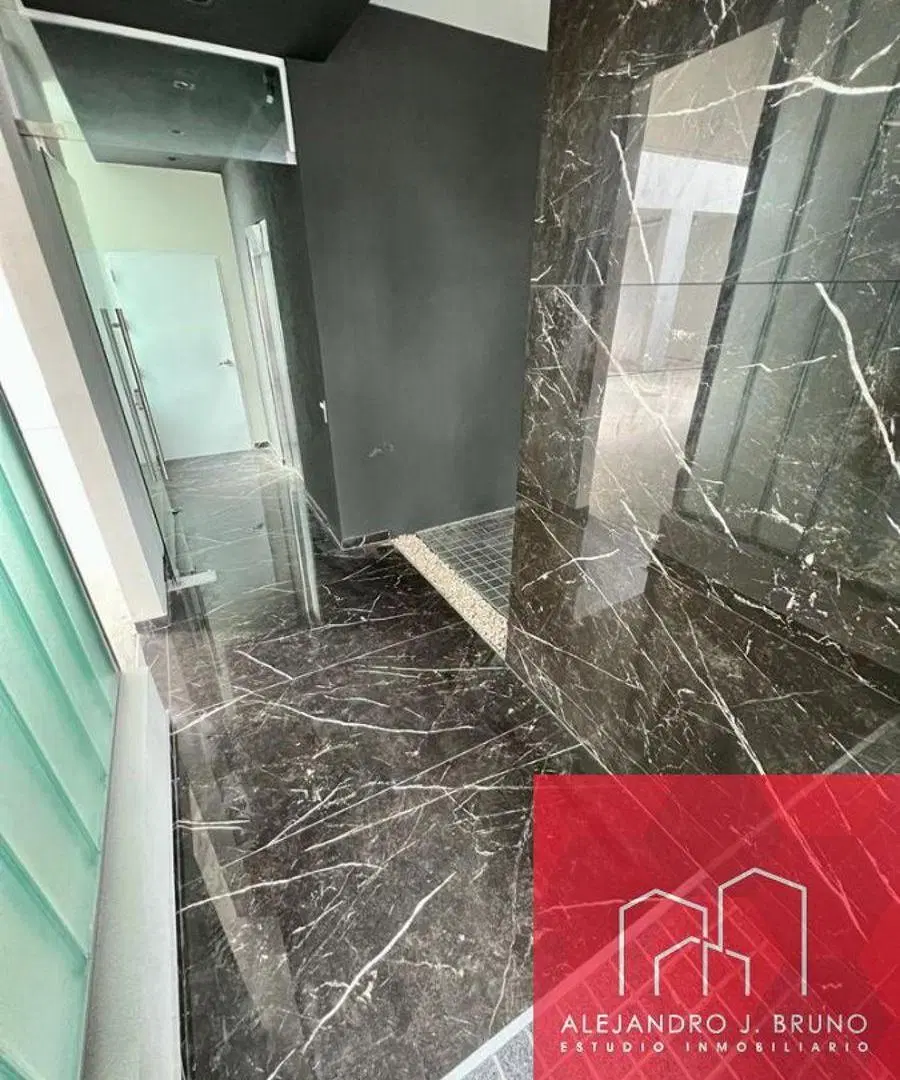 DEPARTAMENTO 2 AMB - AL FRENTE CON BALCON - COCHERA CUBIERTA 1