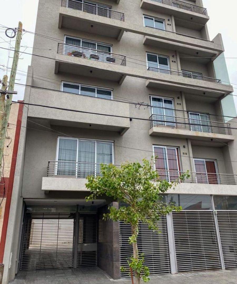 Foto de DEPARTAMENTO 2 AMBIENTE CON BALCON - CONTRAFRENTE -, imagen 2