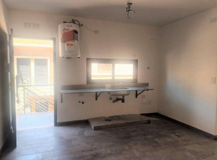 DEPARTAMENTO VENTA 2 AMBIENTES EN MORENO 3