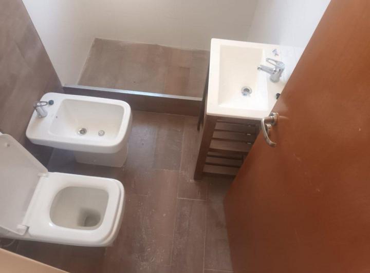 DEPARTAMENTO VENTA 2 AMBIENTES EN MORENO 5