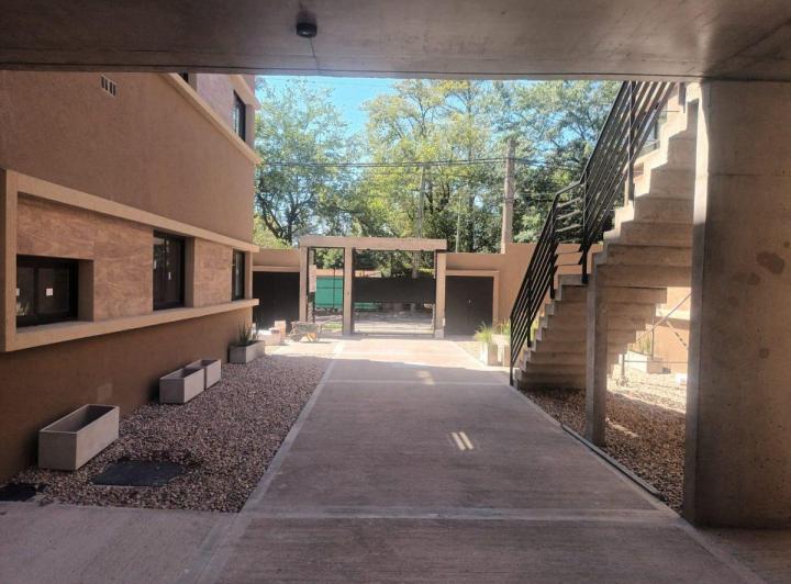 DEPARTAMENTO VENTA 2 AMBIENTES EN MORENO 4