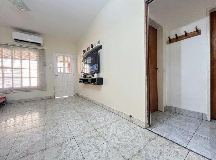 CASA CON 4 DEPARTAMENTO  MAS LOTE EN VENTA MORON 1