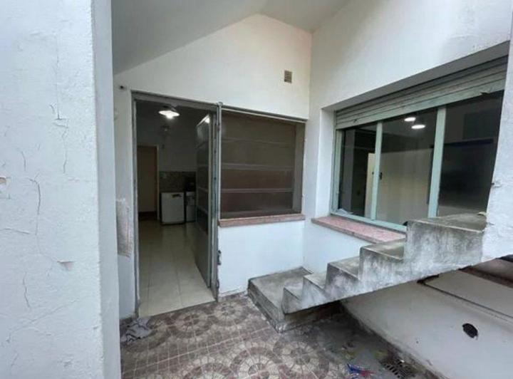 VENTA DEPTO 7 AMB-MULTIPLES USOS-CASTELAR NORTE 5
