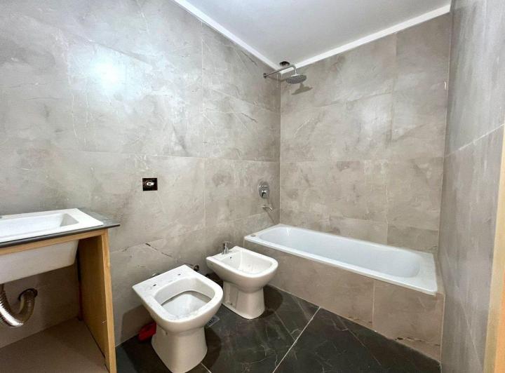 VENTA MONOAMBIENTE CON BALCON - V. LUGANO 3