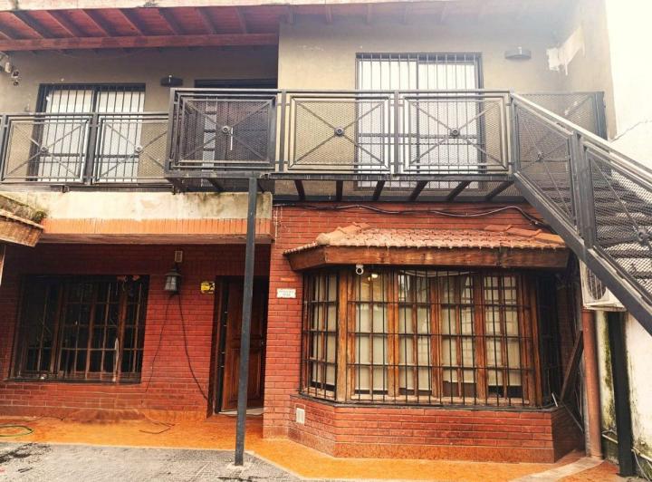 CASA EN VENTA 7 AMBIENTES EN ITUZAINGÓ PILETA 4
