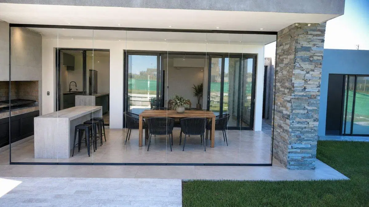 VENTA CASA 4 AMBIENTES CON PILETA SAN FERMIN 3