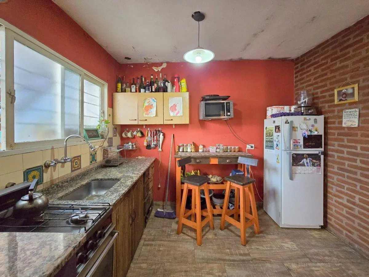 VENTA CASA 3 AMBIENTES CASTELAR y PH 4 AMB 5