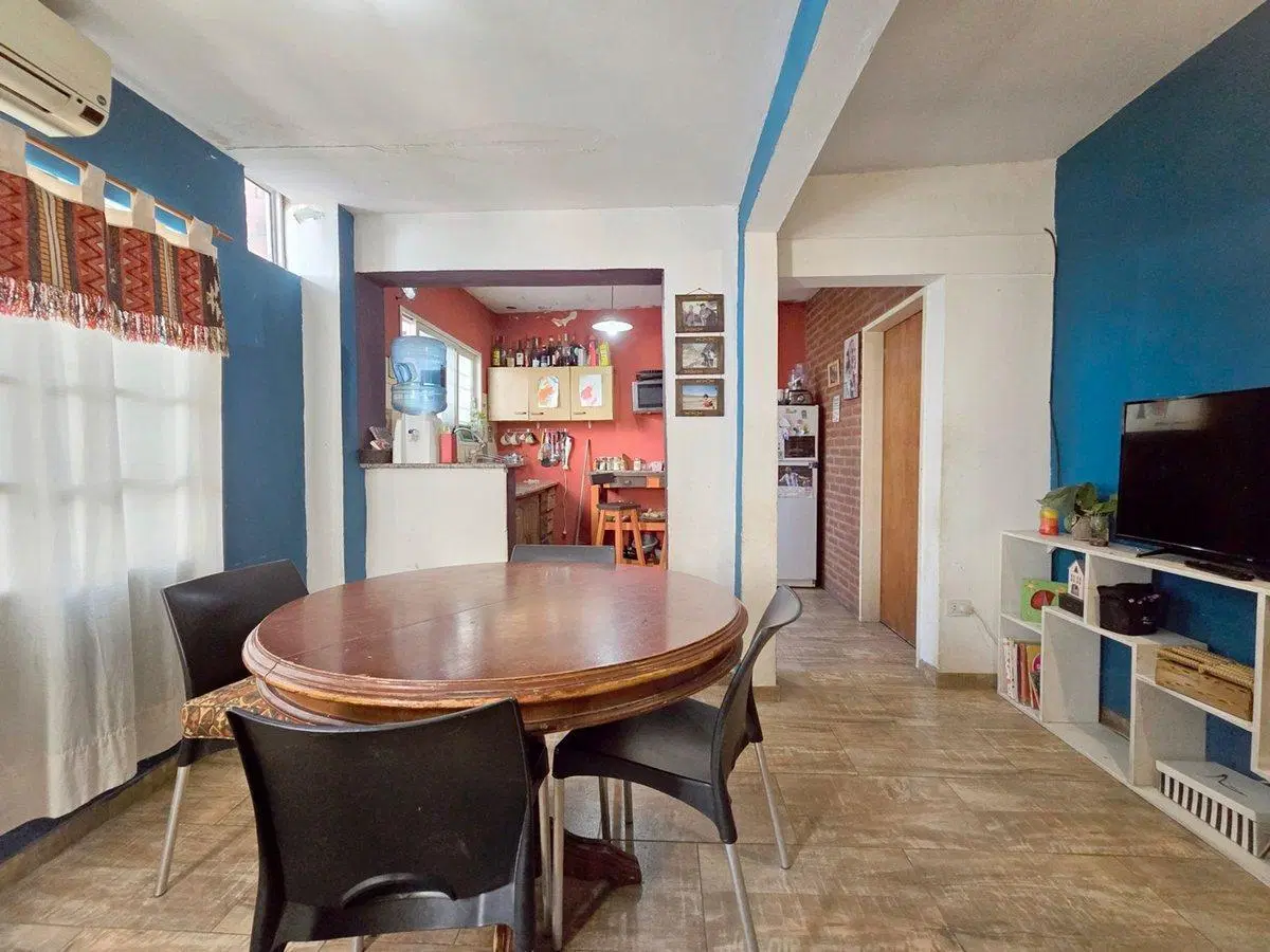VENTA CASA 3 AMBIENTES CASTELAR y PH 4 AMB 3