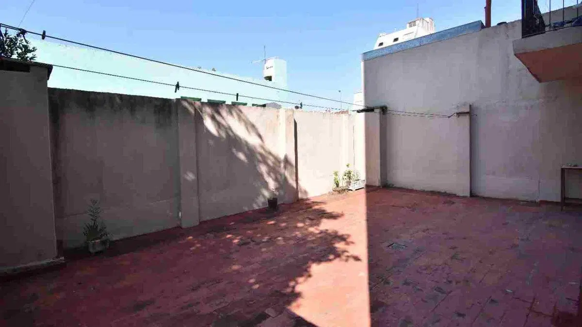 VENTA DEPARTAMENTO 3 AMBS LINIERS CENTRO C/ PATIO 4