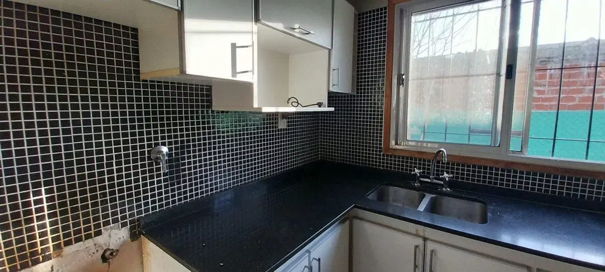 CASA EN MORENO VENTA 2 DORMITORIOS+ JARDIN+COCHERA 3