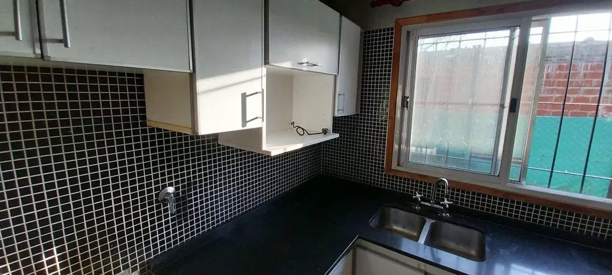 CASA EN MORENO VENTA 2 DORMITORIOS+ JARDIN+COCHERA 4