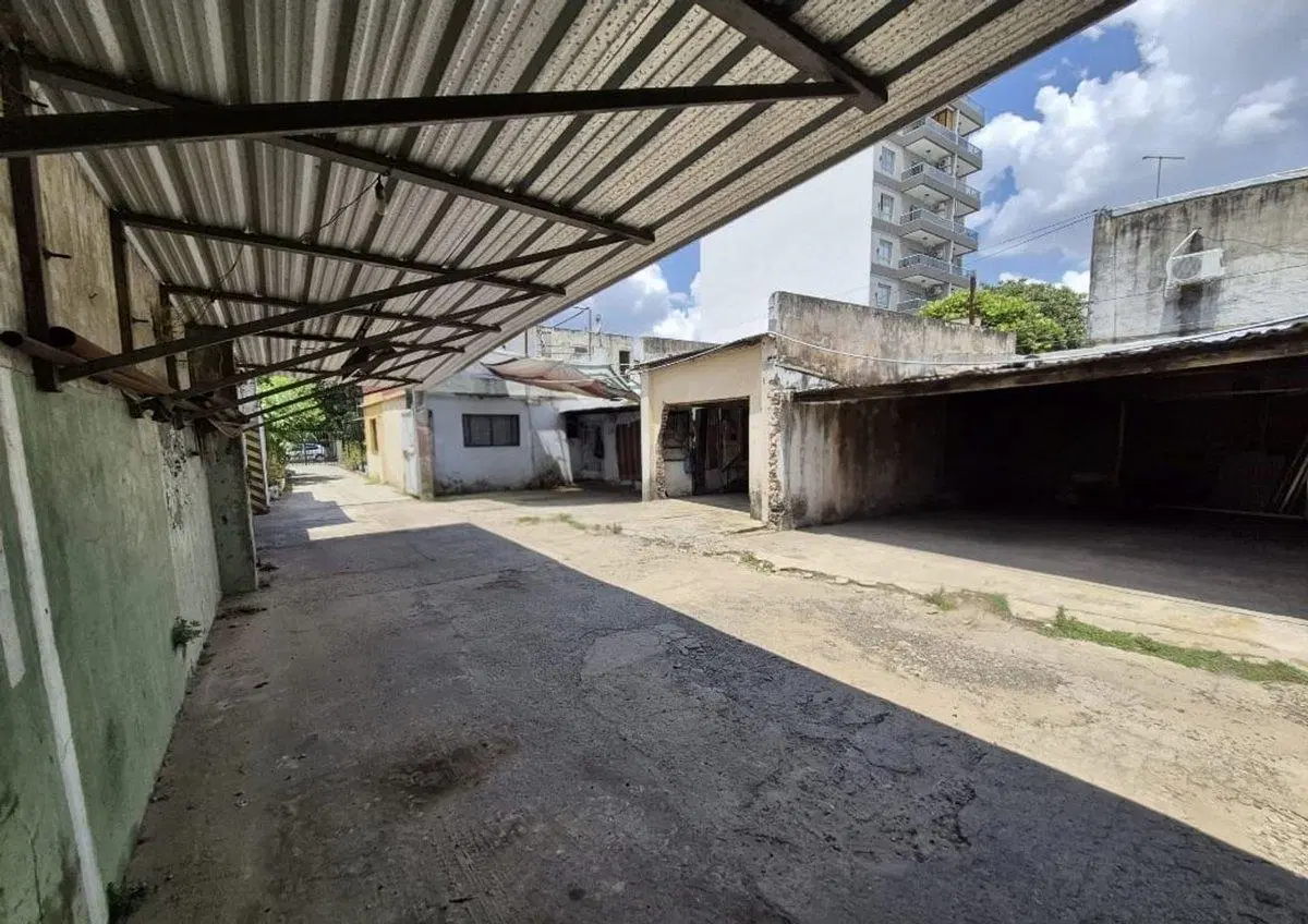 CASA A RECICLAR CIUDADELA 800 METROS CUADRADOS 5