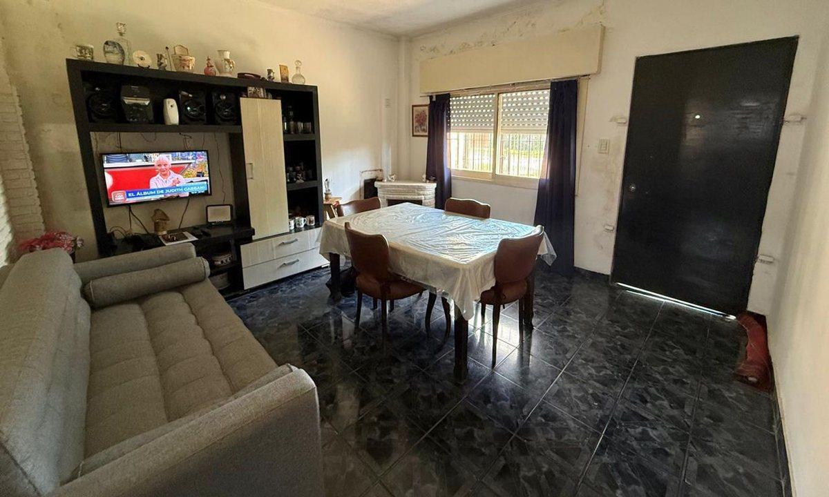 CASA EN VENTA 5 AMBIENTES MERLO MULTIFAMILIAR