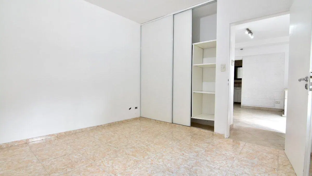 VENTA CASA PH 2 AMBS ITUZAINGO FRENTE COCHERA 2