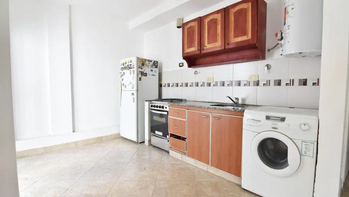VENTA CASA PH 2 AMBS ITUZAINGO FRENTE COCHERA 5