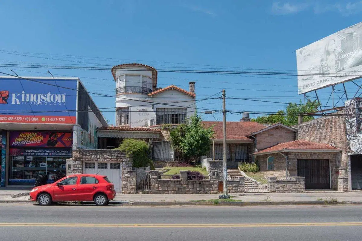 VENTA CASA EN PADUA S/AV. RIVADAVIA - FINANCIA 5